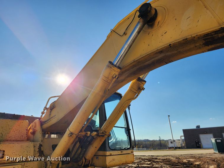 image for item JB9772 1997 Komatsu PC400LC-6  excavator