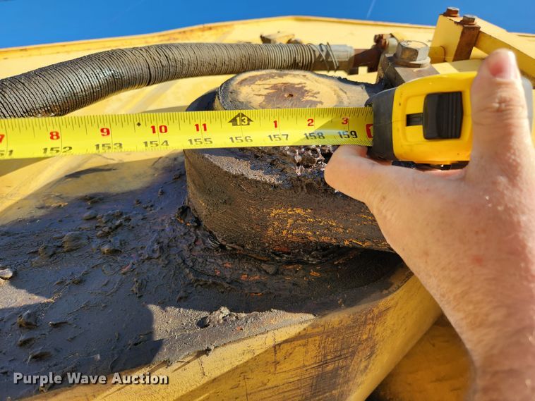 image for item JB9772 1997 Komatsu PC400LC-6  excavator