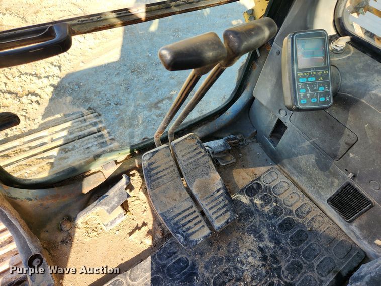 image for item JB9772 1997 Komatsu PC400LC-6  excavator