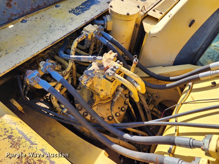 image for item JB9772 1997 Komatsu PC400LC-6  excavator