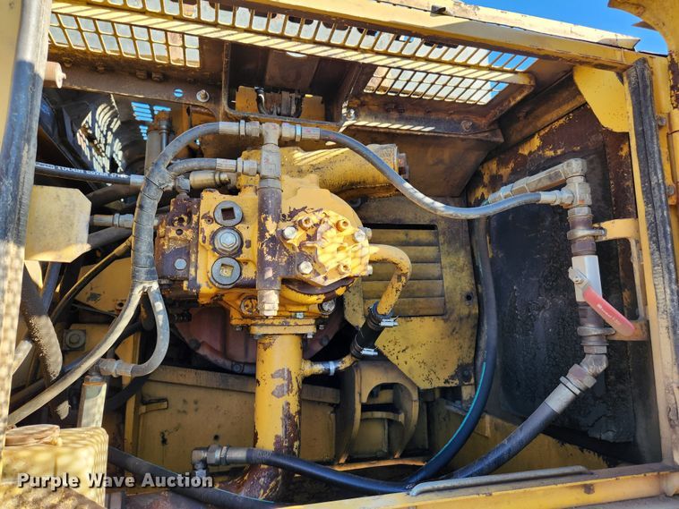 image for item JB9772 1997 Komatsu PC400LC-6  excavator