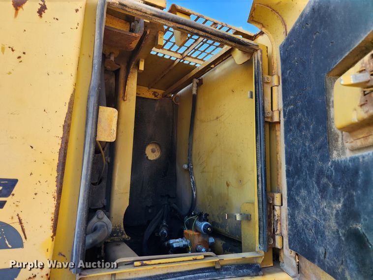 image for item JB9772 1997 Komatsu PC400LC-6  excavator