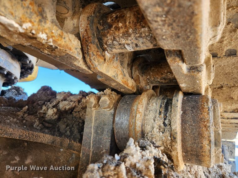 image for item JB9772 1997 Komatsu PC400LC-6  excavator