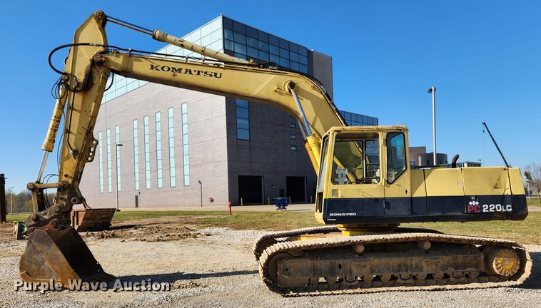 image for item JB9773 1992 Komatsu PC220LC  excavator