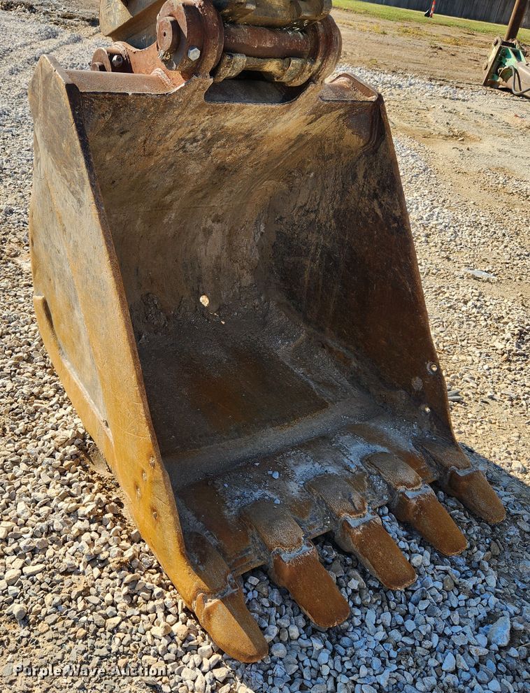 image for item JB9773 1992 Komatsu PC220LC  excavator