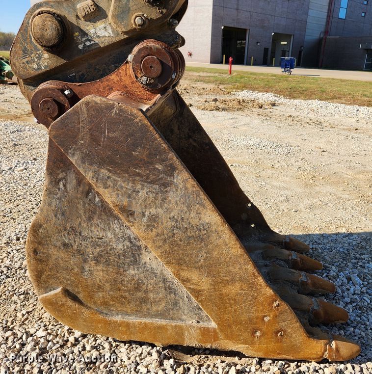 image for item JB9773 1992 Komatsu PC220LC  excavator