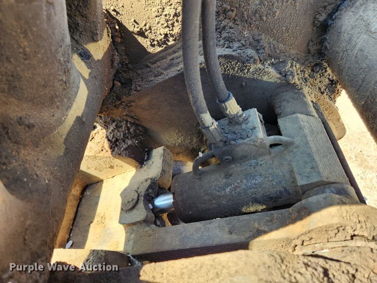 image for item JB9773 1992 Komatsu PC220LC  excavator