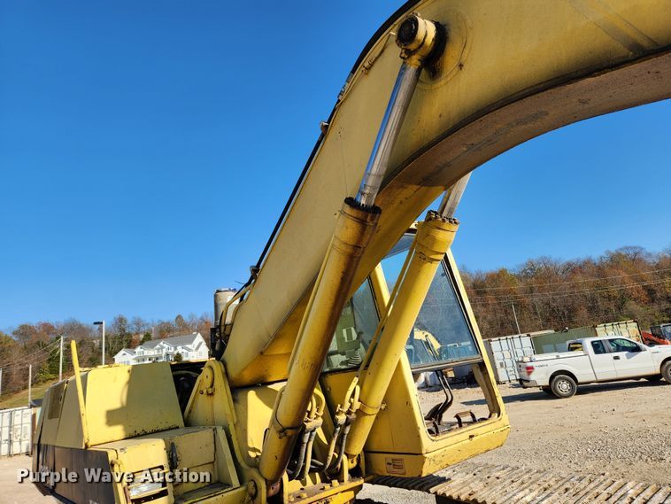 image for item JB9773 1992 Komatsu PC220LC  excavator