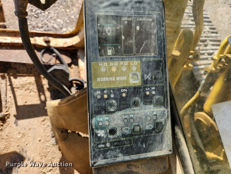 image for item JB9773 1992 Komatsu PC220LC  excavator