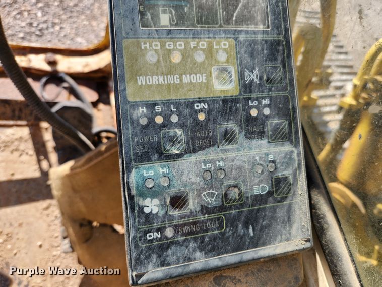 image for item JB9773 1992 Komatsu PC220LC  excavator