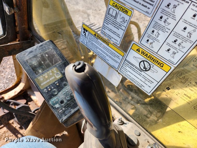 image for item JB9773 1992 Komatsu PC220LC  excavator