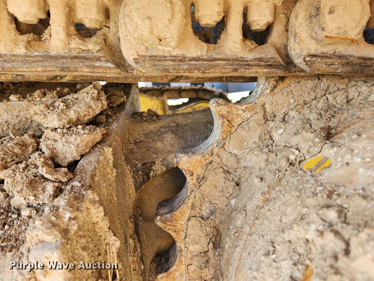 image for item JB9773 1992 Komatsu PC220LC  excavator