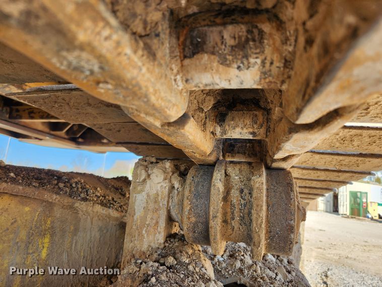 image for item JB9773 1992 Komatsu PC220LC  excavator