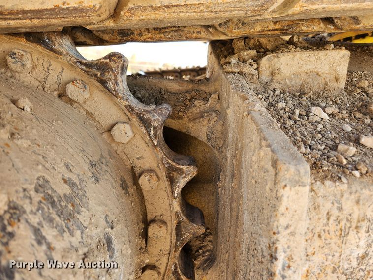 image for item JB9773 1992 Komatsu PC220LC  excavator