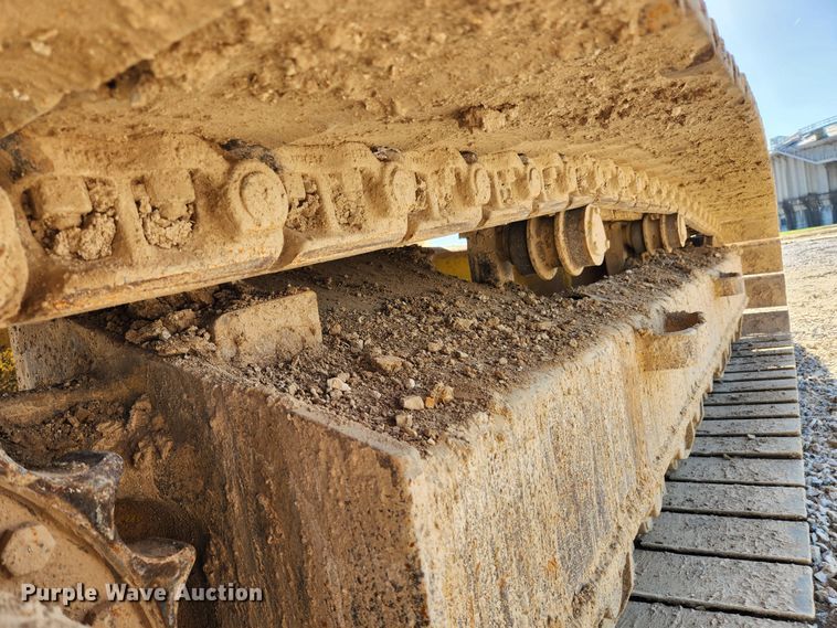 image for item JB9773 1992 Komatsu PC220LC  excavator