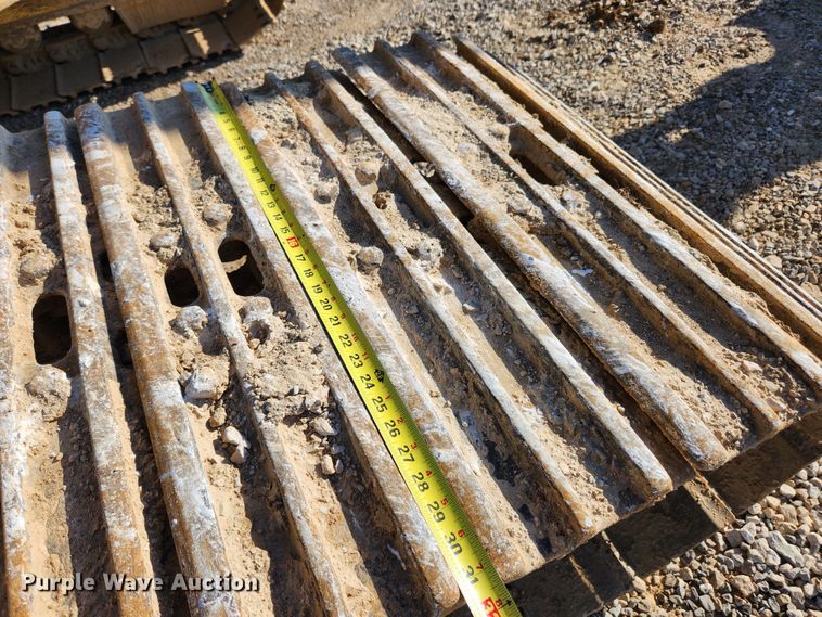 image for item JB9773 1992 Komatsu PC220LC  excavator