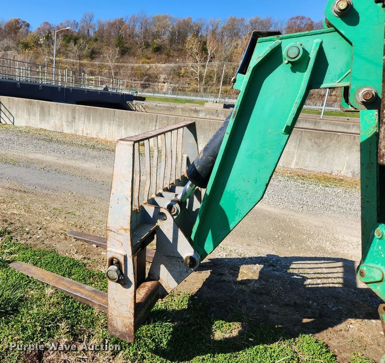 image for item JB9774 2006 Genie GTH-1056  telehandler