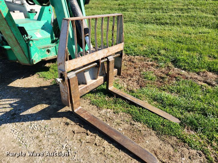 image for item JB9774 2006 Genie GTH-1056  telehandler