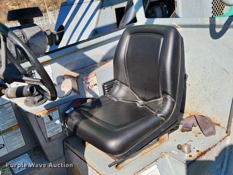 image for item JB9774 2006 Genie GTH-1056  telehandler