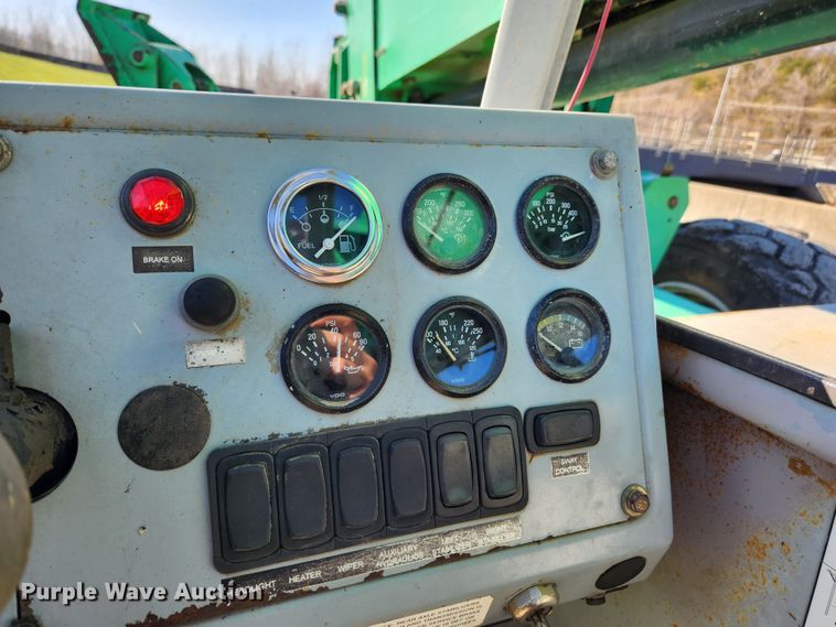 image for item JB9774 2006 Genie GTH-1056  telehandler