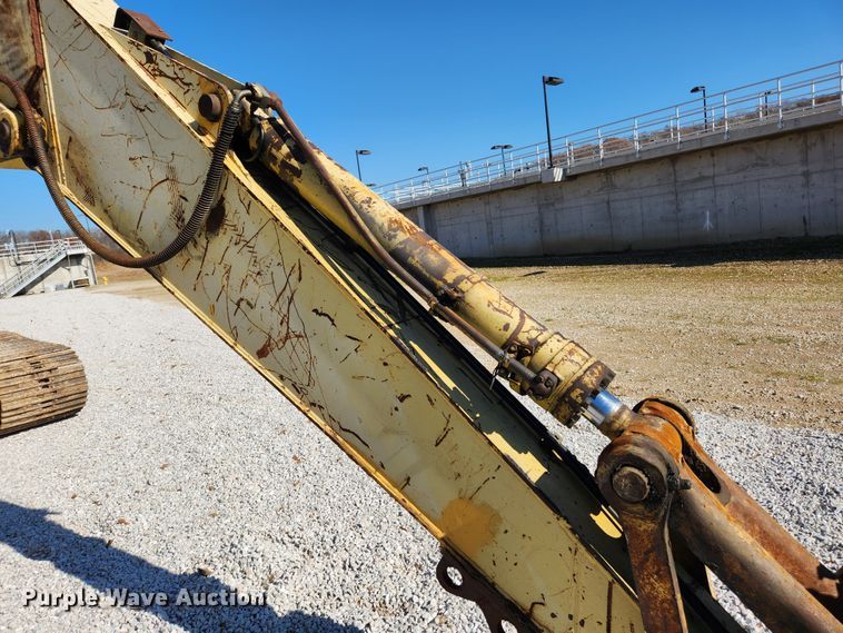 image for item JB9775 1995 Komatsu PC220LC-6L  excavator