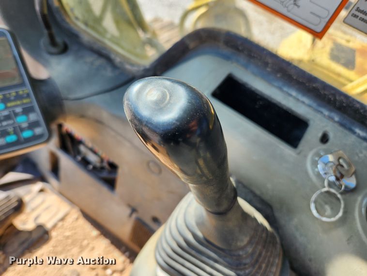 image for item JB9775 1995 Komatsu PC220LC-6L  excavator