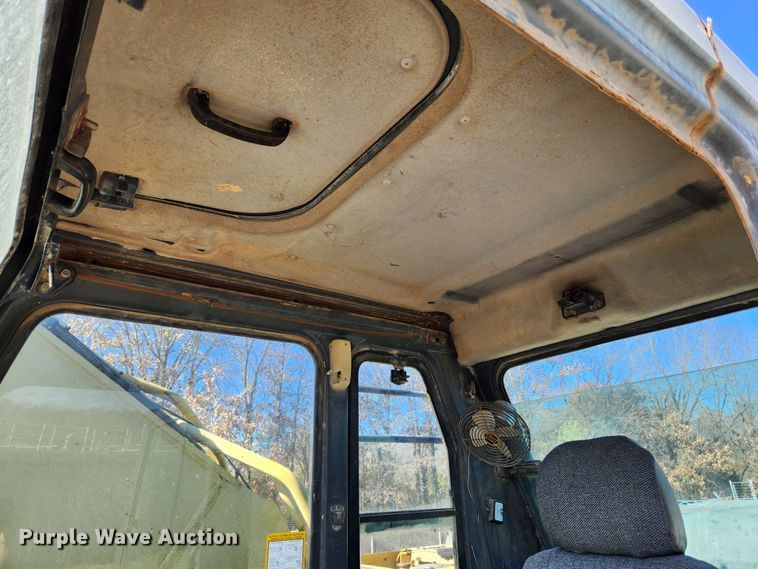 image for item JB9775 1995 Komatsu PC220LC-6L  excavator