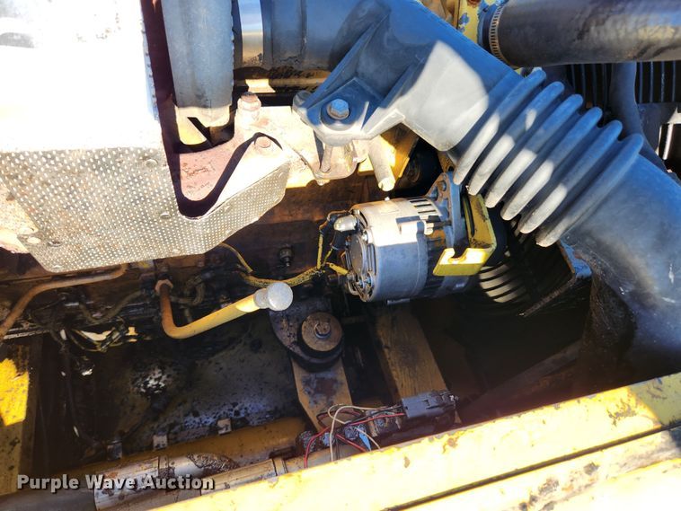 image for item JB9775 1995 Komatsu PC220LC-6L  excavator