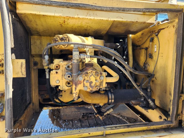 image for item JB9775 1995 Komatsu PC220LC-6L  excavator