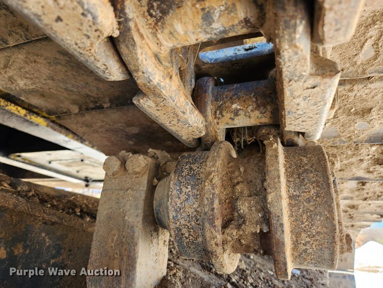 image for item JB9775 1995 Komatsu PC220LC-6L  excavator