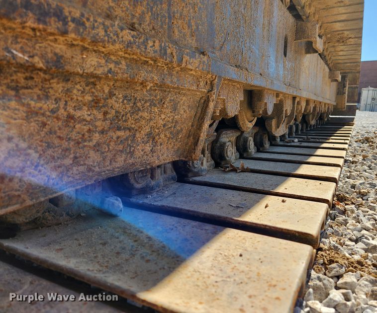 image for item JB9775 1995 Komatsu PC220LC-6L  excavator