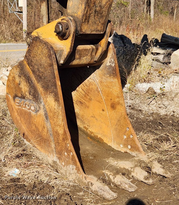 image for item JB9776 2003 Case CX330  excavator