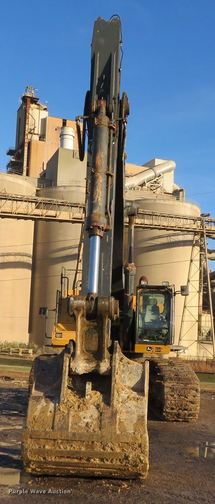 image for item JC9271 2014 John Deere 870G LC  excavator