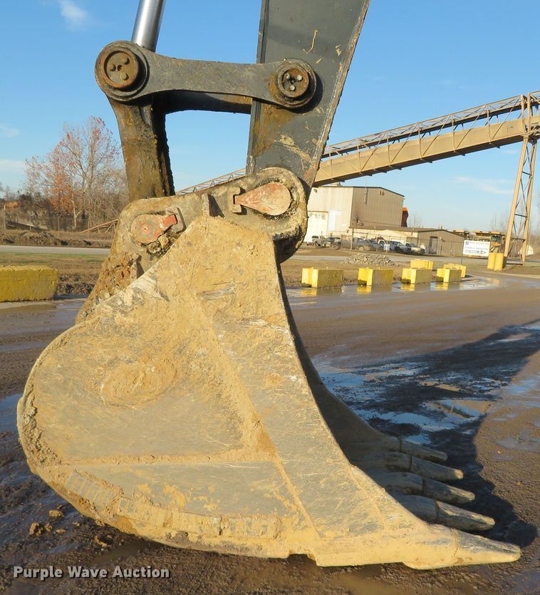 image for item JC9271 2014 John Deere 870G LC  excavator