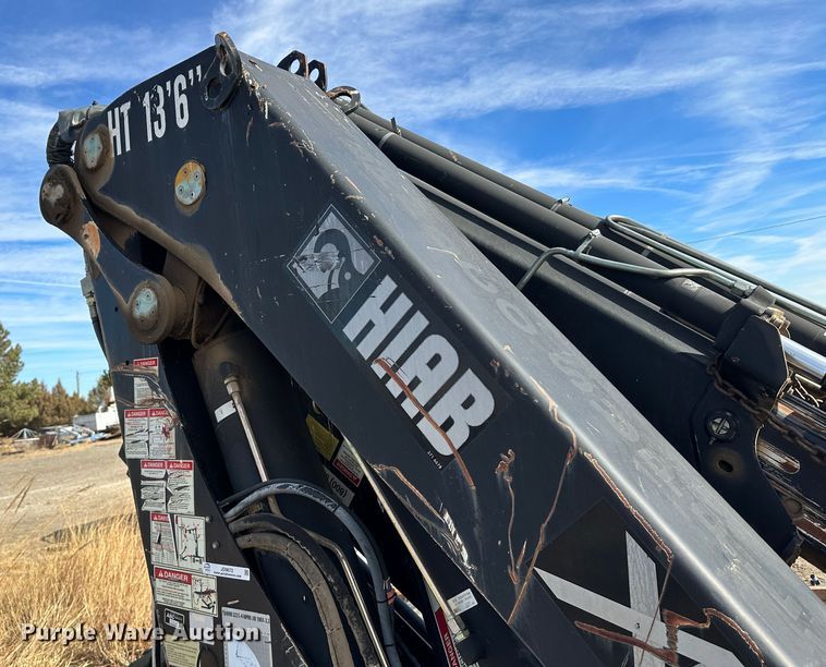 image for item JD9672 Hiab HB100X  crane