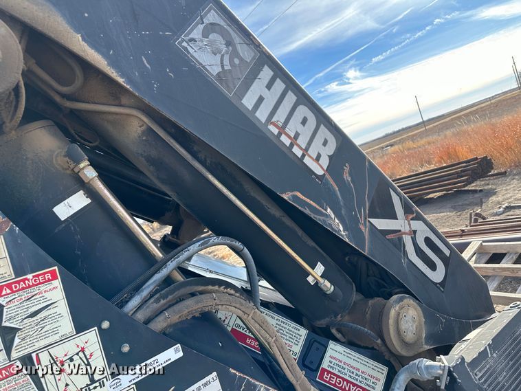 image for item JD9672 Hiab HB100X  crane