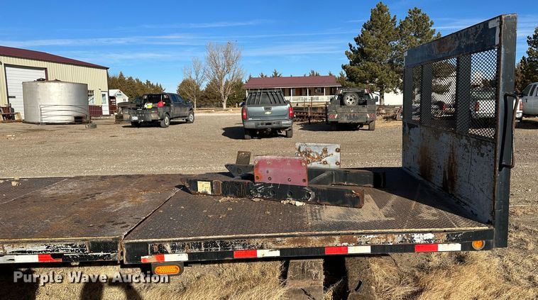 image for item JD9673 Flatbed