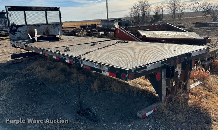 image for item JD9673 Flatbed