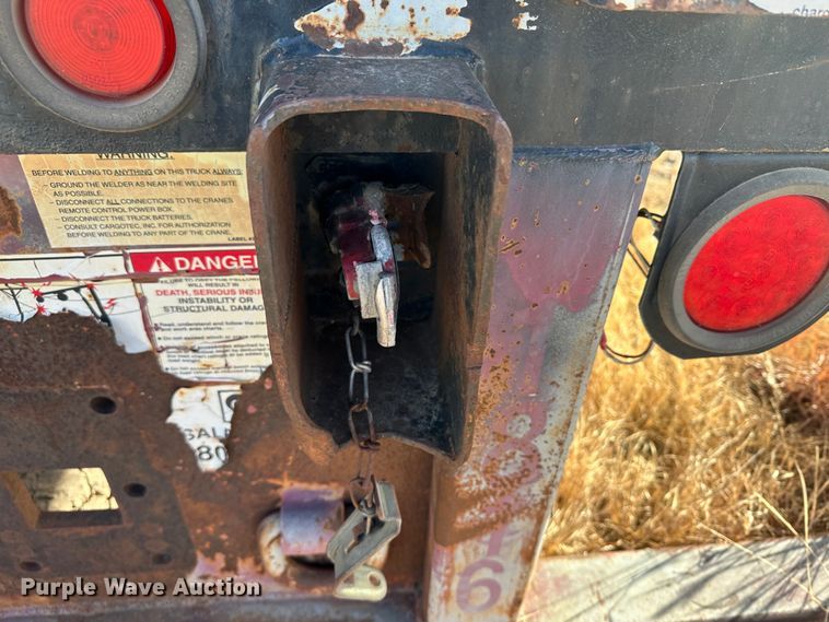 image for item JD9673 Flatbed