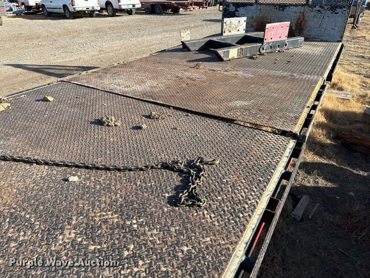 image for item JD9673 Flatbed