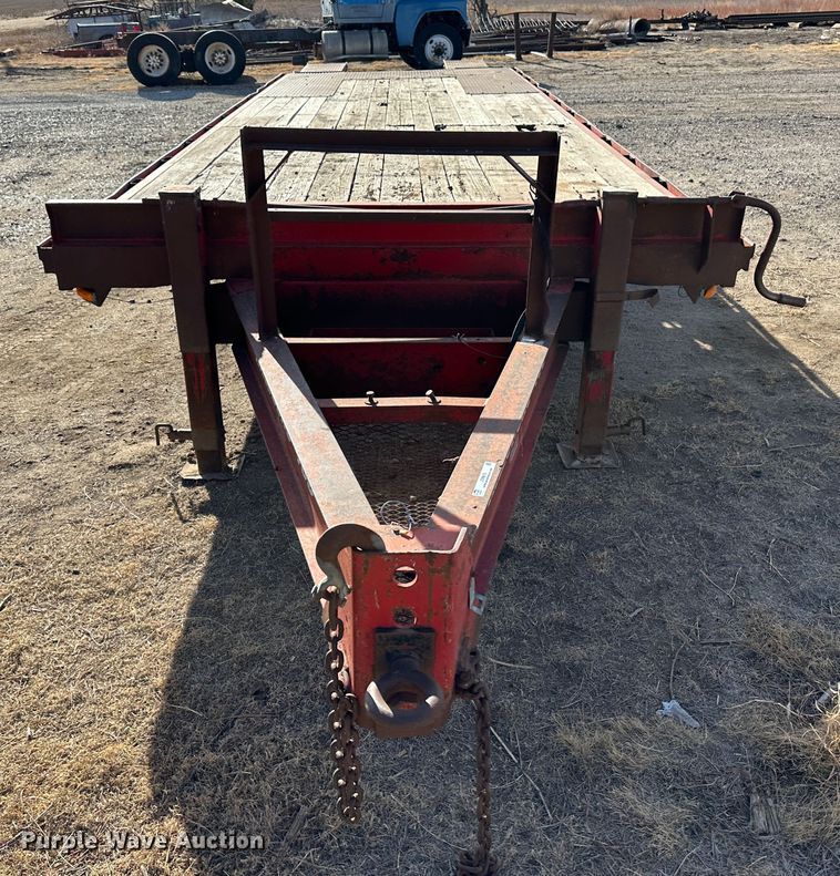image for item JD9675 2006 Hillsboro  equipment trailer