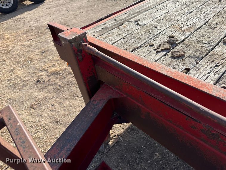 image for item JD9675 2006 Hillsboro  equipment trailer