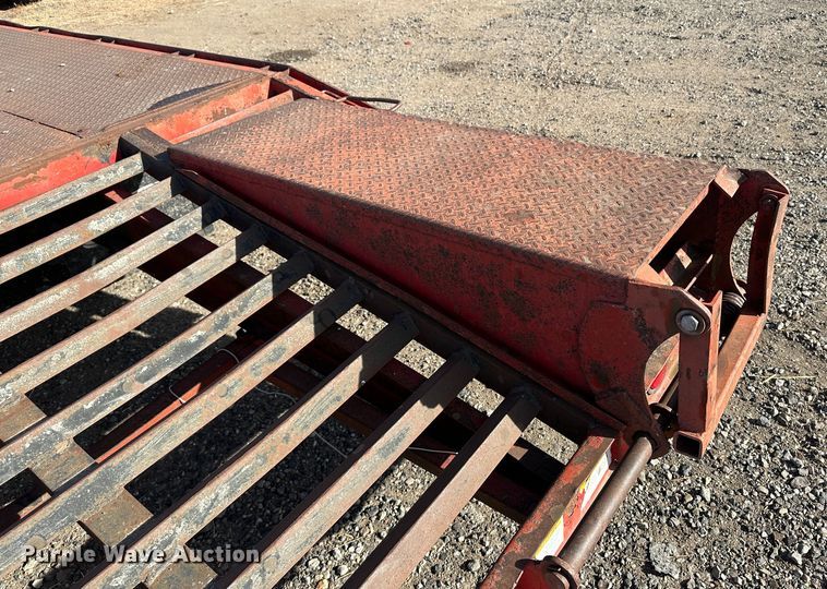 image for item JD9675 2006 Hillsboro  equipment trailer