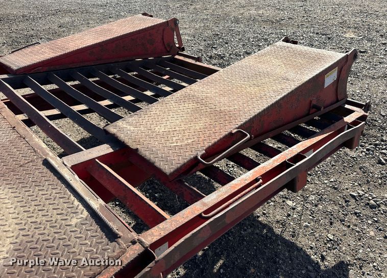 image for item JD9675 2006 Hillsboro  equipment trailer
