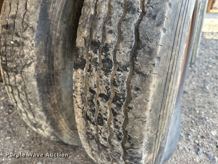 image for item JD9675 2006 Hillsboro  equipment trailer