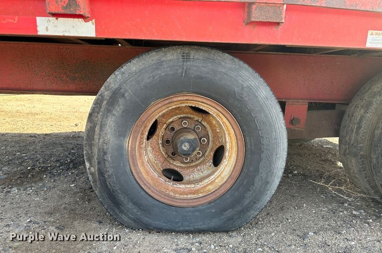 image for item JD9675 2006 Hillsboro  equipment trailer