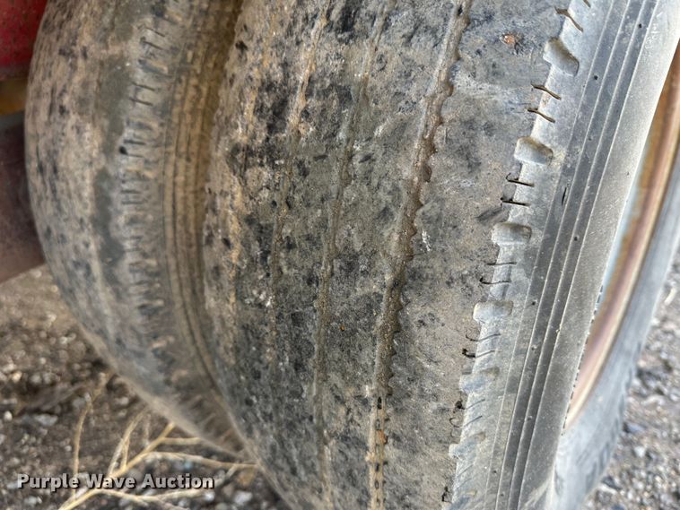 image for item JD9675 2006 Hillsboro  equipment trailer