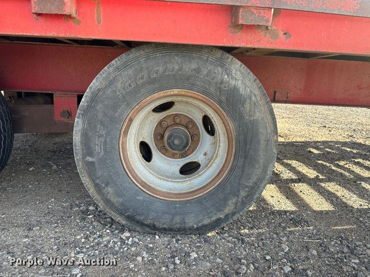 image for item JD9675 2006 Hillsboro  equipment trailer