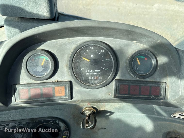 image for item JD9680 New Holland 555E  backhoe