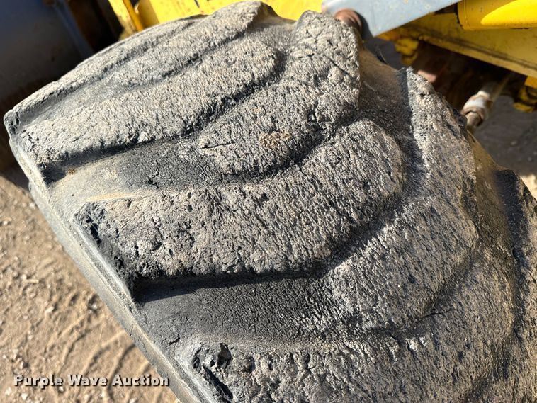 image for item JD9680 New Holland 555E  backhoe